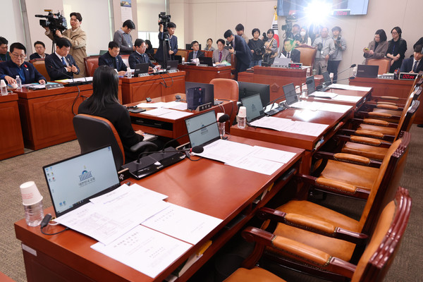 ▲ 법사위 전체회의 불참한 국민의힘. /뉴시스