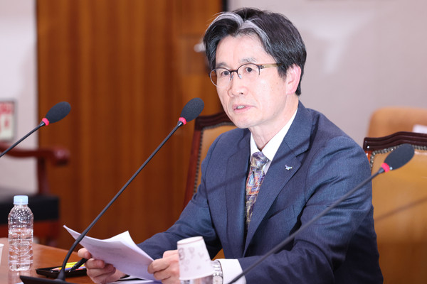 ▲ 오동운 고위공직자범죄수사처장이 9일 오후 서울 여의도 국회에서 열린 법제사법위원회 전체회의에서 의원질의에 답하고 있다. /뉴시스