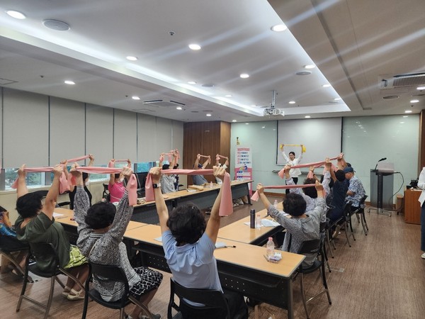▲ 강남구 건강100세프로그램.