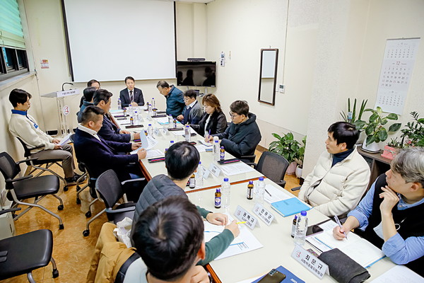 ▲ 화성시의회 경제환경위원회 '병점 도시재생사업 활성화 위한 회의' 개최 모습.