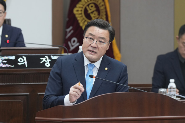 ▲ 시정질문하는 연제창 의원.