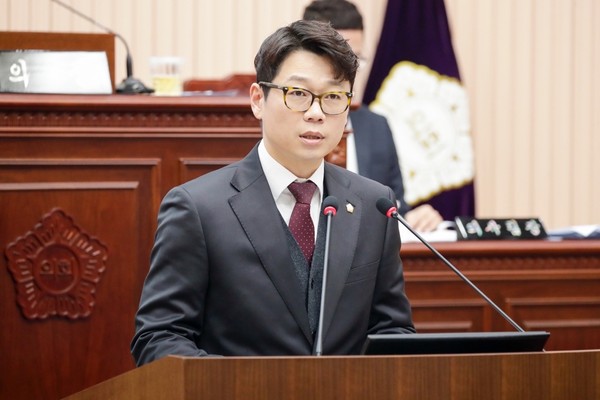 ▲ 제343회 임시회에서 발언하는 김용현 의원.