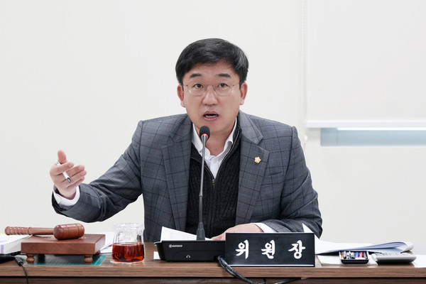 ▲ 지난 9일, 하남시의회 자치행정위원회에서 2025년도 본예산 심사가 진행되고 있다.