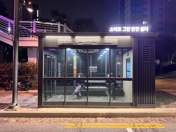 ▲ 성남시 판교원마을 1, 2단지 버스정류장에 설치된 스마트그린안전쉼터.