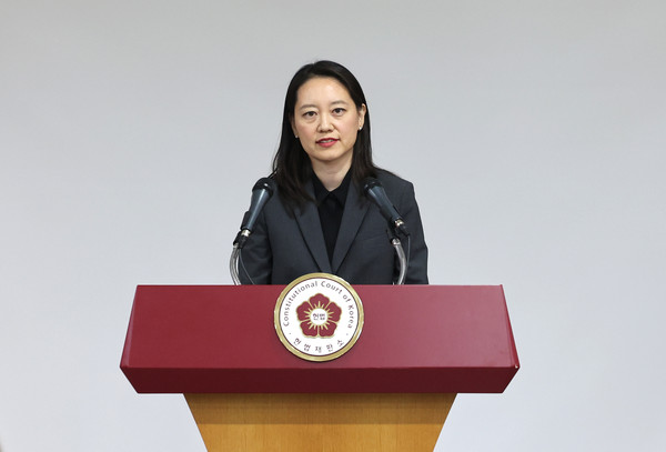 ▲ 이진 헌법재판소 공보관이 ‘윤석열 대통령 탄핵심판 사건’ 관련 언론 브리핑을 하고 있다. /뉴시스