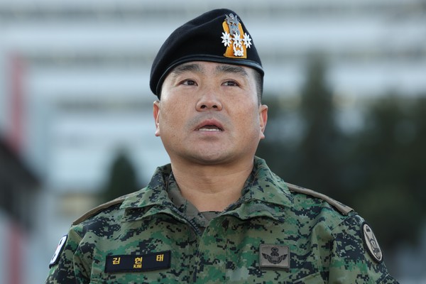 ▲ 김현태 특전사 제707특수임무단 단장이 지난 9일 오전 서울 용산구 전쟁기념관 앞에서 기자회견을 하고 있다. /뉴시스