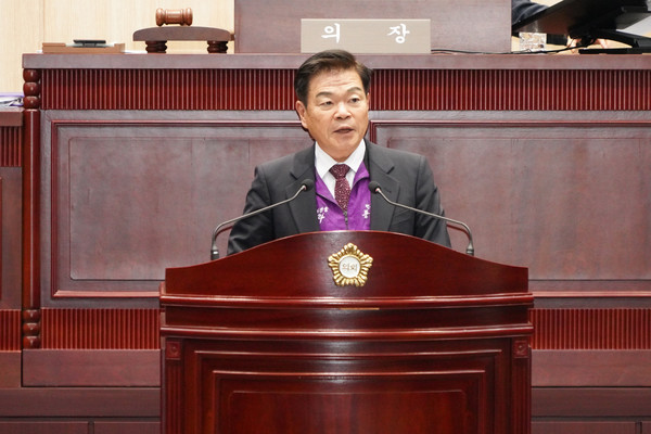▲ 11월 27일 동대문구의회 정례회 개회식에서 시정연설하는 이필형 동대문구청장.