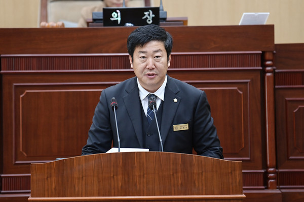 ▲ 윤재구 의원이 자유발언을 하고 있다.