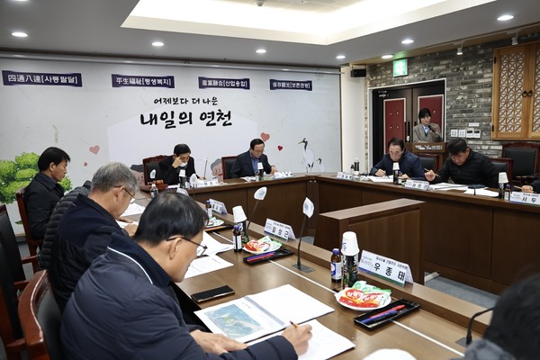 ▲ 연천군 제10차 장사시설 건립추진 자문위원회의 및 공동형종합장사시설 기본구상·타당성조사 용역 중간보고회 개최 모습.