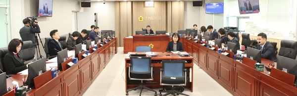 ▲ 경기도교육청 예결특위, 내년도 교육 예산안 심사 모습.