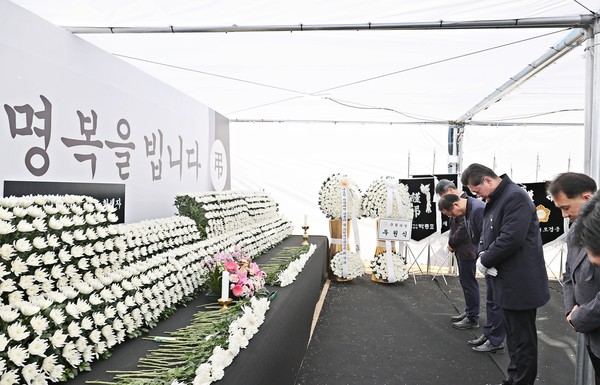▲ 제주항공 사고 희생자 합동분향소 조문 모습.