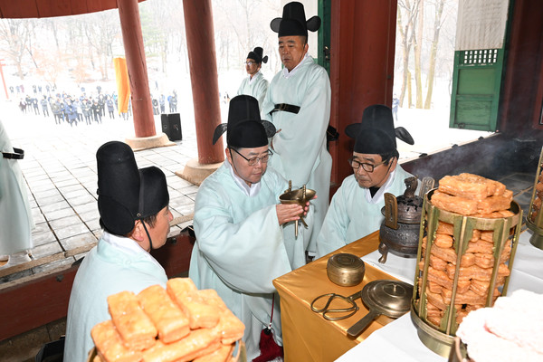 ▲ 강수현 양주시장 제468주기 온릉 기신제향 참석 모습.