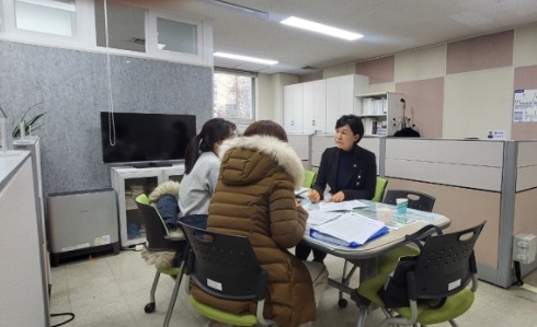 ▲ 정담회 진행하는 이채명 의원.