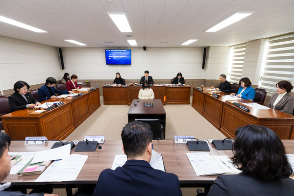 ▲ 안산시의회 ‘제294회 제2차 정례회 폐회 중 의회운영위원회’ 개최 모습.