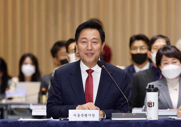 ▲ 규제 풀어 민생 살리기 대토론회, 발언하는 오세훈 시장. /뉴시스