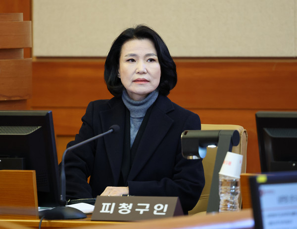 ▲ 이진숙 방통위원장이 지난해 12월 3일 오후 서울 종로구 헌법재판소에서 열린 자신의 탄핵심판사건 2회 변론에 출석해 변론을 기다리고 있다.