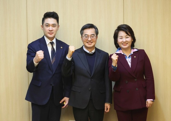 ▲ 전석훈 의원이 경기도 팹리스 산업 도약을 위한 소통·공감 토크에 참석했다.