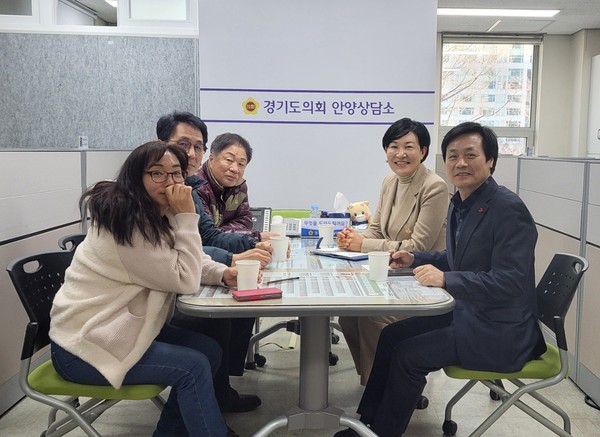 ▲ 안전사고 예방에 따른 민생현안 의견 청취하는 문형근 의원과 이채명 의원.