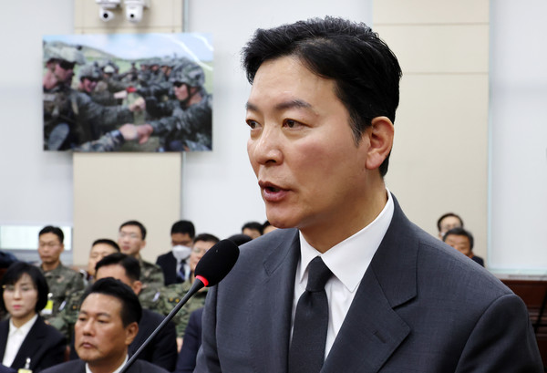 ▲ 답변하는 김성훈 경호처 차장. /뉴시스