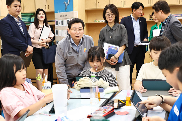 ▲ 현장 찾아 시민과 소통하는 이상일 용인특례시장.