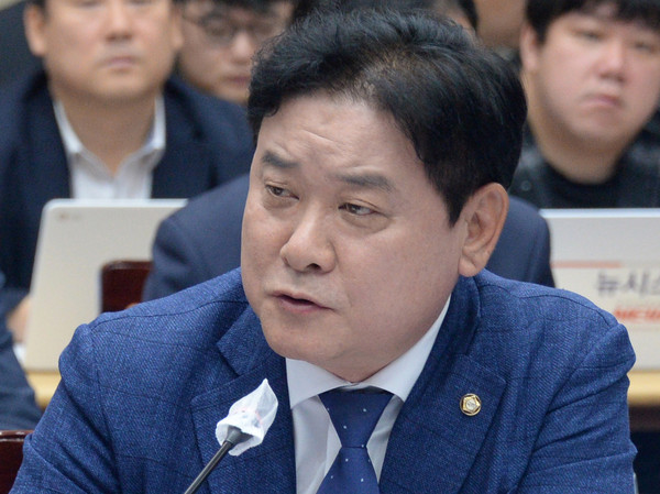 ▲ 발언하는 운종군 의원. /뉴시스