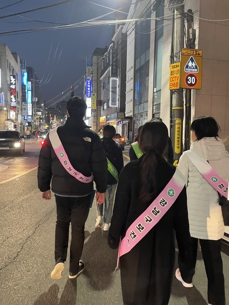 ▲ 흡연 단속 모습.