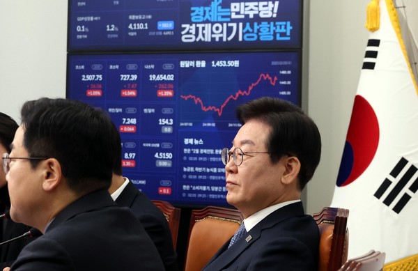 ▲ 잠시 생각에 잠긴 이재명 대표. /뉴시스
