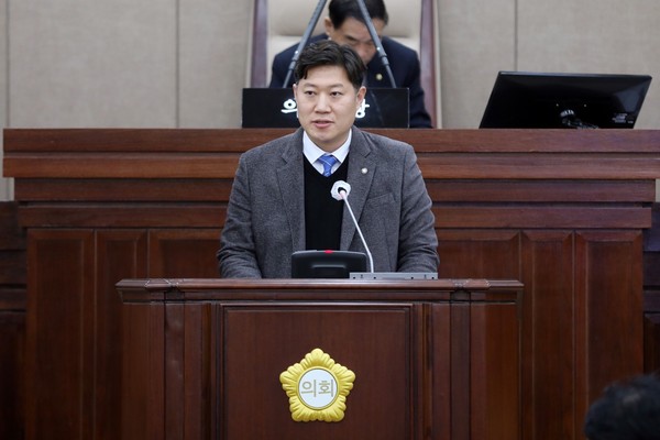 ▲ 발언하는 김동은 더불어민주당 대표.