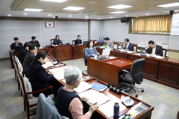 ▲ 수원특례시의회 기획경제위원회.