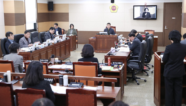 ▲ 제300회 임시회 교육위원회 활동 모습.