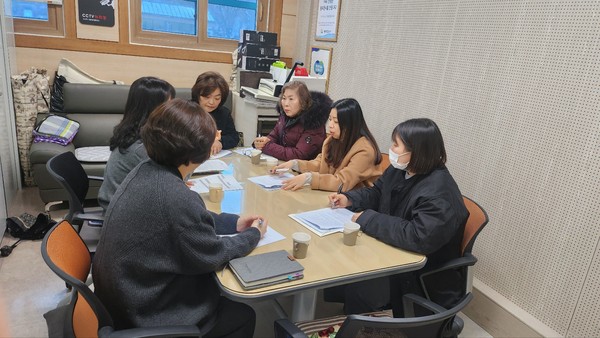▲ 동두천시 어르신 병원 안심동행 서비스 사업 간담회 개최 모습.