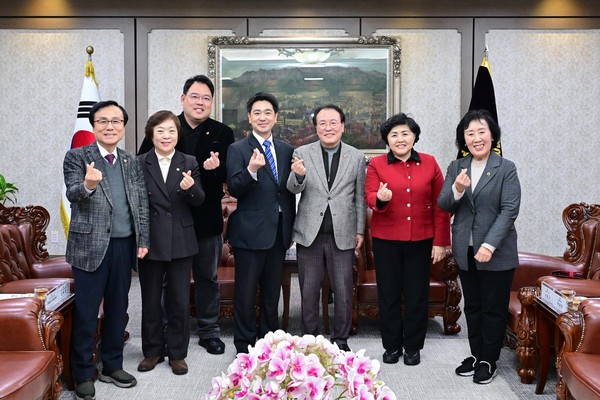 ▲ 서울특별시의회 이종환 부의장 환담 기념촬영.