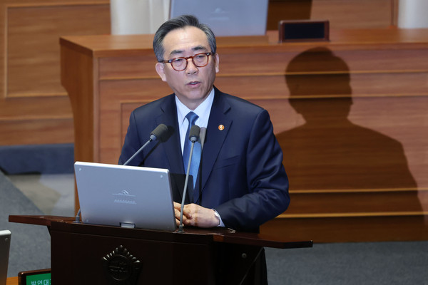 ▲ 의원질의에 답하는 조태열 외교부 장관. /뉴시스