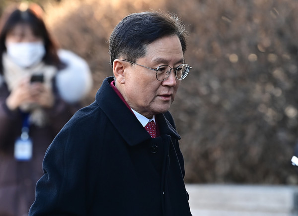 ▲ 탄핵심판 8차 변론기일 출석하는 윤갑근 변호사. /뉴시스