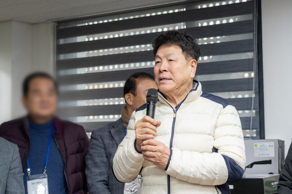▲ 지난 15일 열린 “2025 강남구새마을회 정월대보름 윷놀이 행사”에서 이호귀 의장이 축사를 하고 있다.