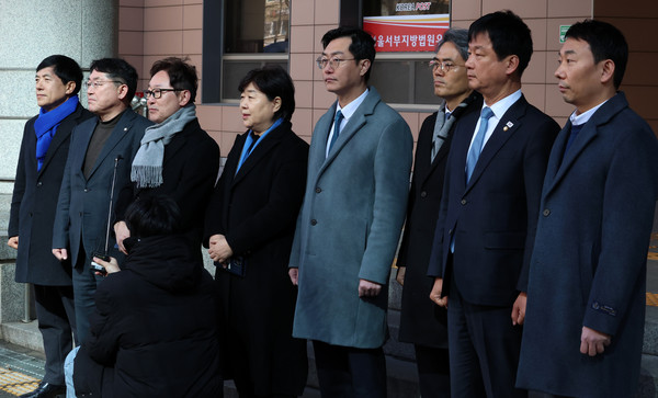 ▲ 서부지법 점검차 방문한 박범계 간사와 위원들. /뉴시스
