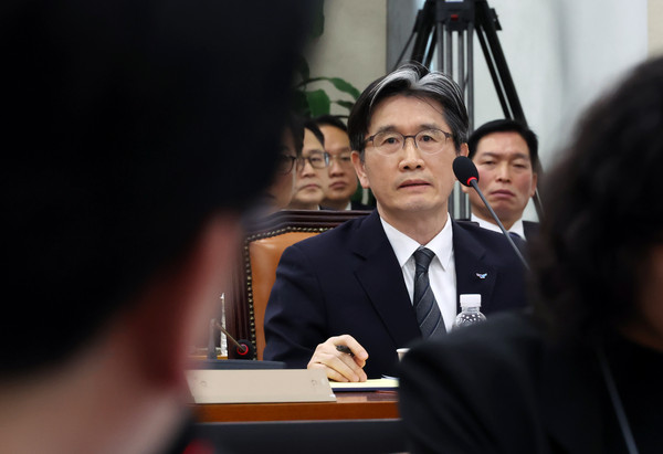 ▲ 오동운 공수처장이 25일 서울 여의도 국회에서 열린 윤석열 정부의 비상계엄 선포를 통한 내란혐의 진상규명 국정조사 특별위원회 제10차 전체회의 청문회에서 곽규택 국민의힘 의원 질의에 답하고 있다. /뉴시스