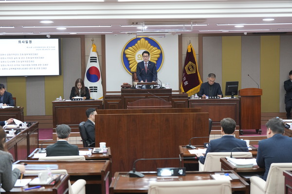 ▲ 포천시의회 제184회 임시회 모습.