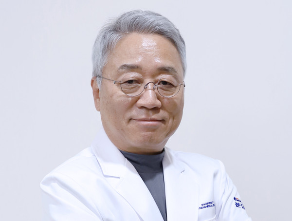 ▲ 분당 차병원 폐식도센터 심영목 교수.