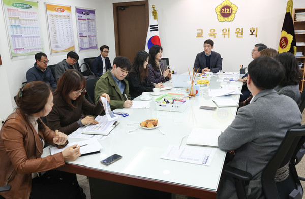 ▲ 인천광역시의회 교육위원회 '효율적인 학생맞춤통합지원 체계 구축을 위한 간담회' 개최 모습.