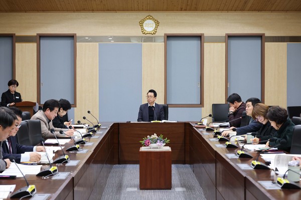 ▲ 평택시의회 역량강화 교육 및 3월 정기 의원간담회 개최 모습.