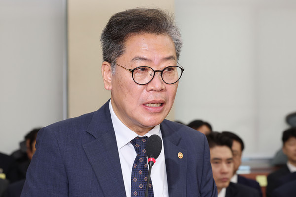 ▲ 업무보고 하는 김용빈 중앙선관위 사무총장. /뉴시스