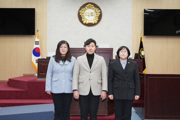 ▲ (왼쪽부터) 황윤희 의원, 최승혁 의원, 이관실 의원.