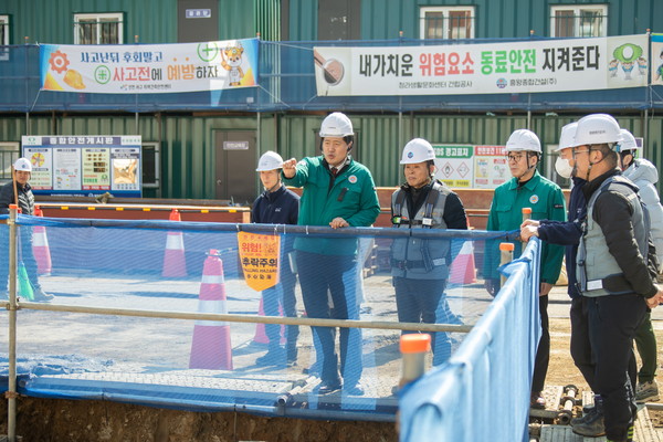 ▲ 강범석 서구청장 건설 현장 점검 모습.