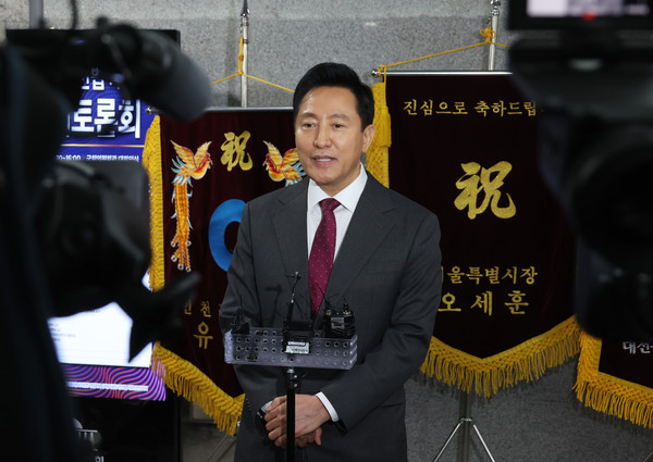 ▲ 인터뷰하는 오세훈 시장. /뉴시스