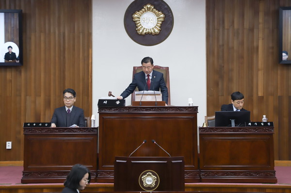 ▲ 박두형 의장이 제73회 임시회에서 폐회사를 하고 있다.