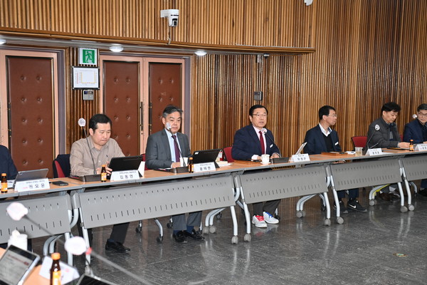 ▲ 이현재 하남시장이 ‘2025년도 제2회 하남시 정책모니터링단 정기회의'에서 인사말을 하고 있다.