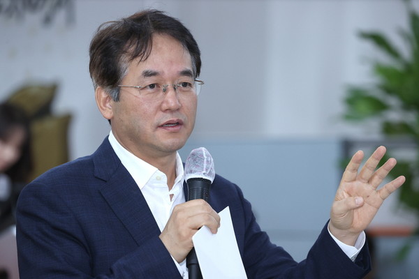 ▲ 지난해 거점형 스마트시티 조성사업 착수 보고회에 참석한 이동환 고양특례시장.