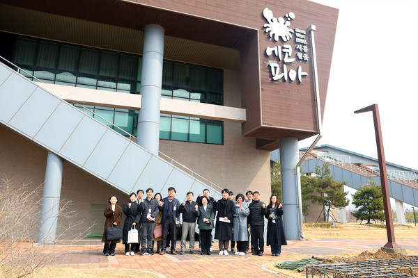 ▲ 시흥시의회 교육복지위원회 월곶에코피아 현장 방문 모습.