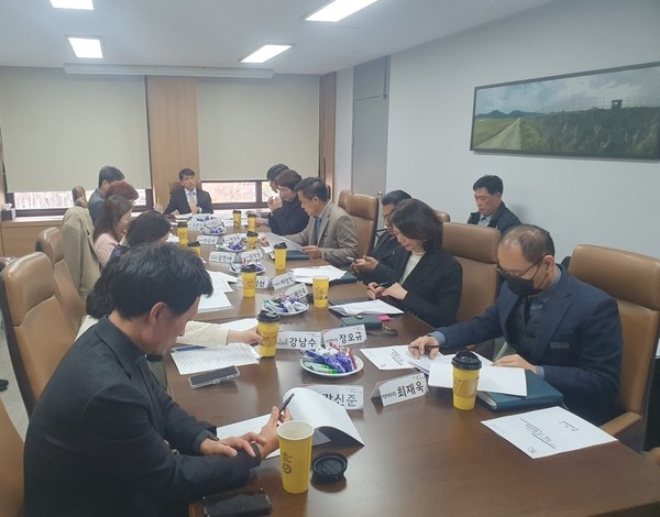 ▲ 김포시 지역경제 회복 TF 회의 개최 모습.